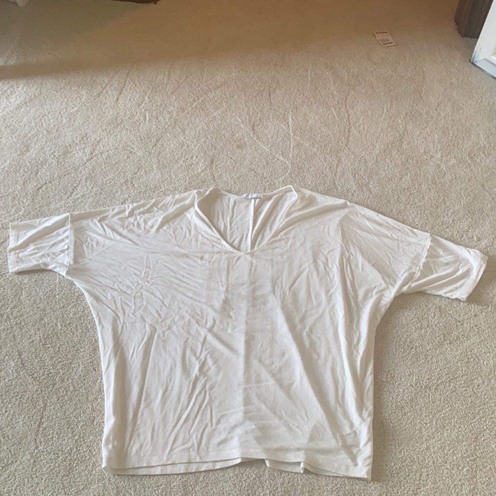 Fits oversized and quarter length sleeves.